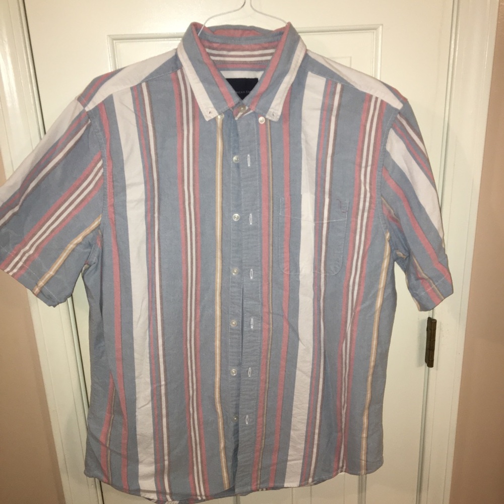 American Eagle short sleeve button up